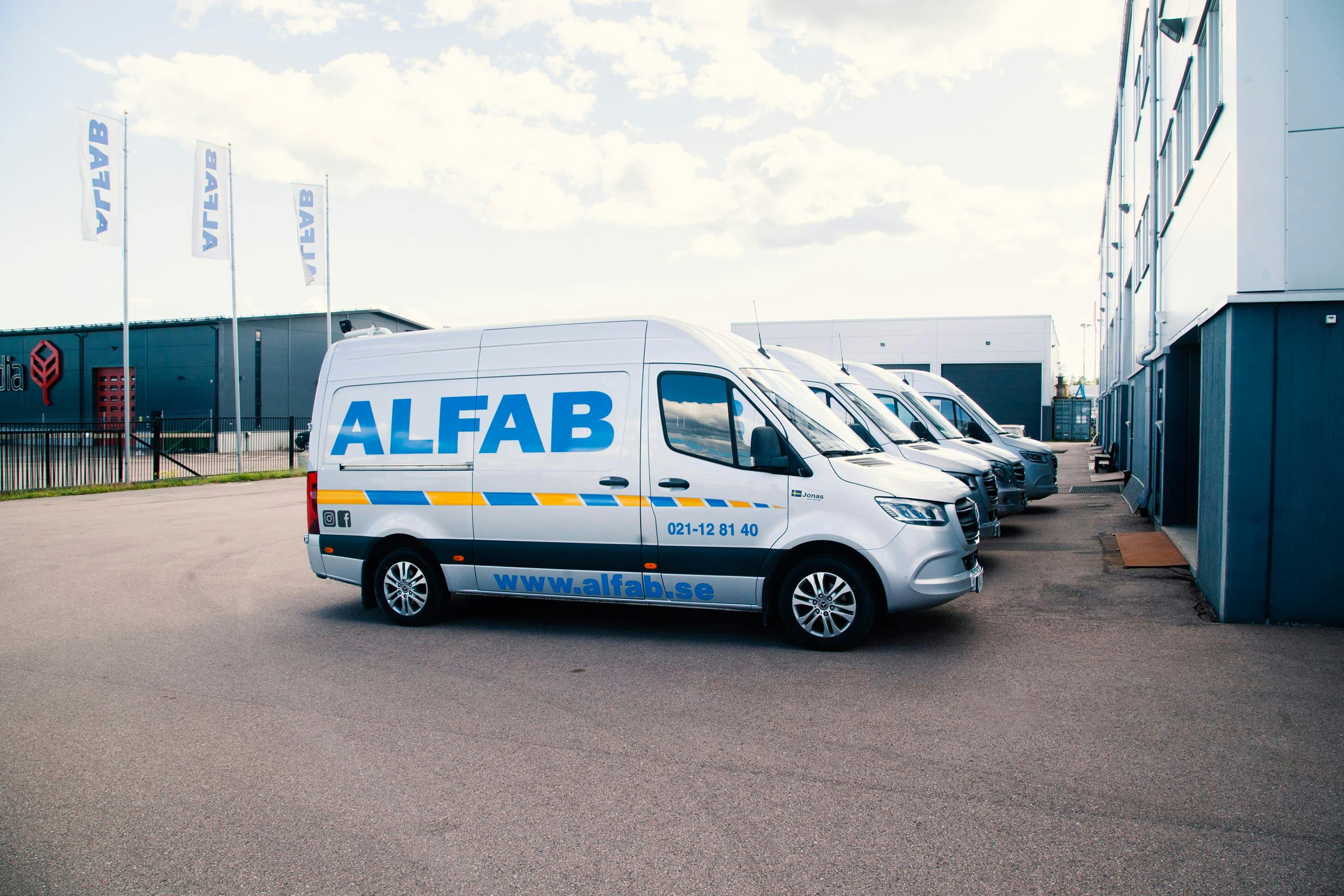 Service ALFAB Liebherr Mobilkranar och Hästlastbilar