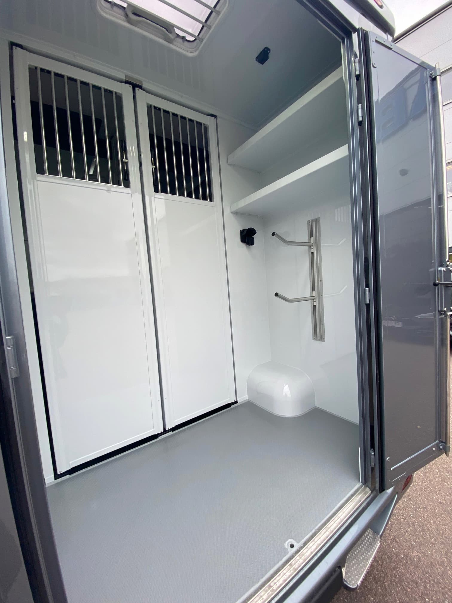 MTM Hästlastbil 3-sits