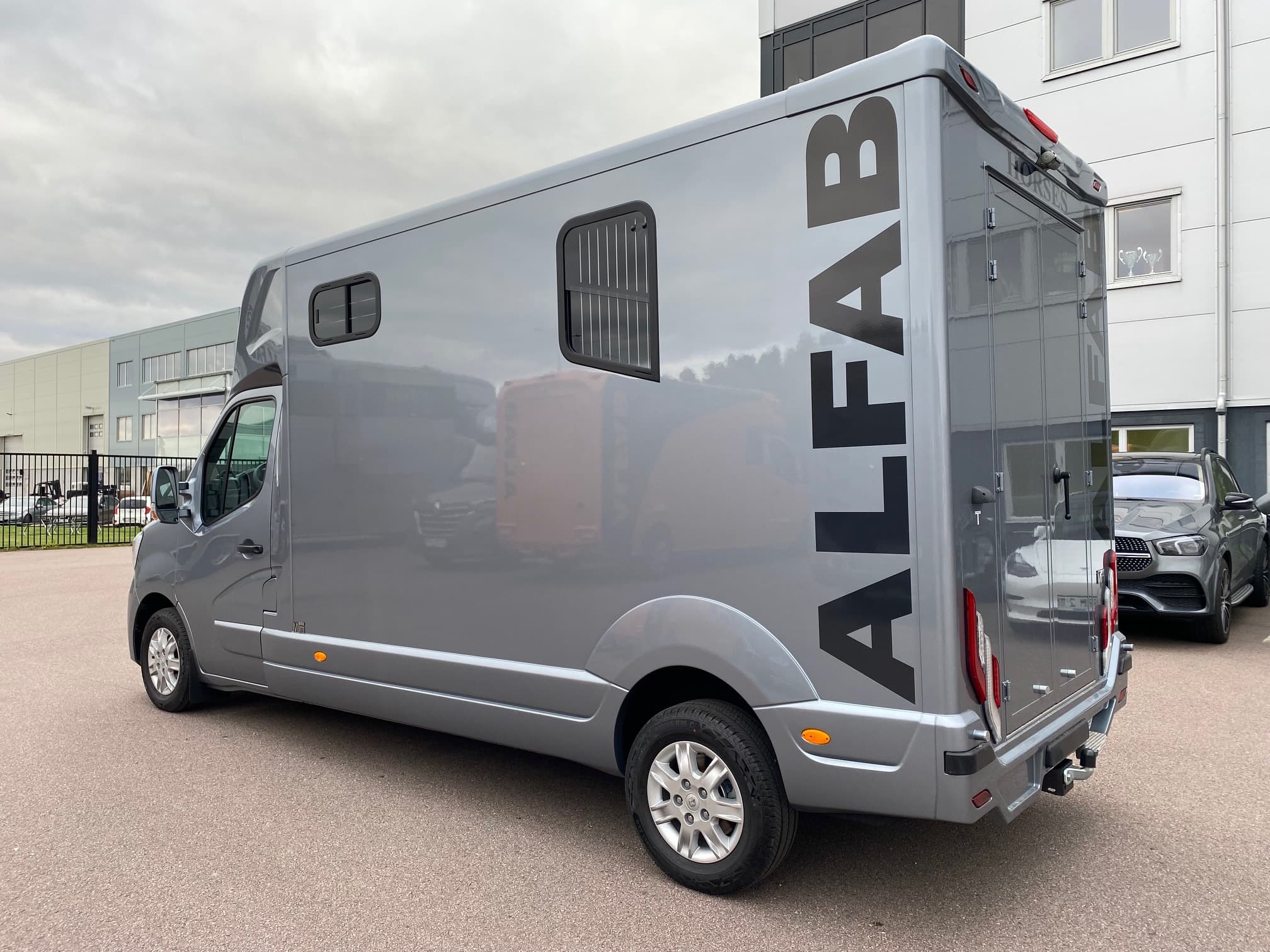 MTM Hästlastbil 3-sits