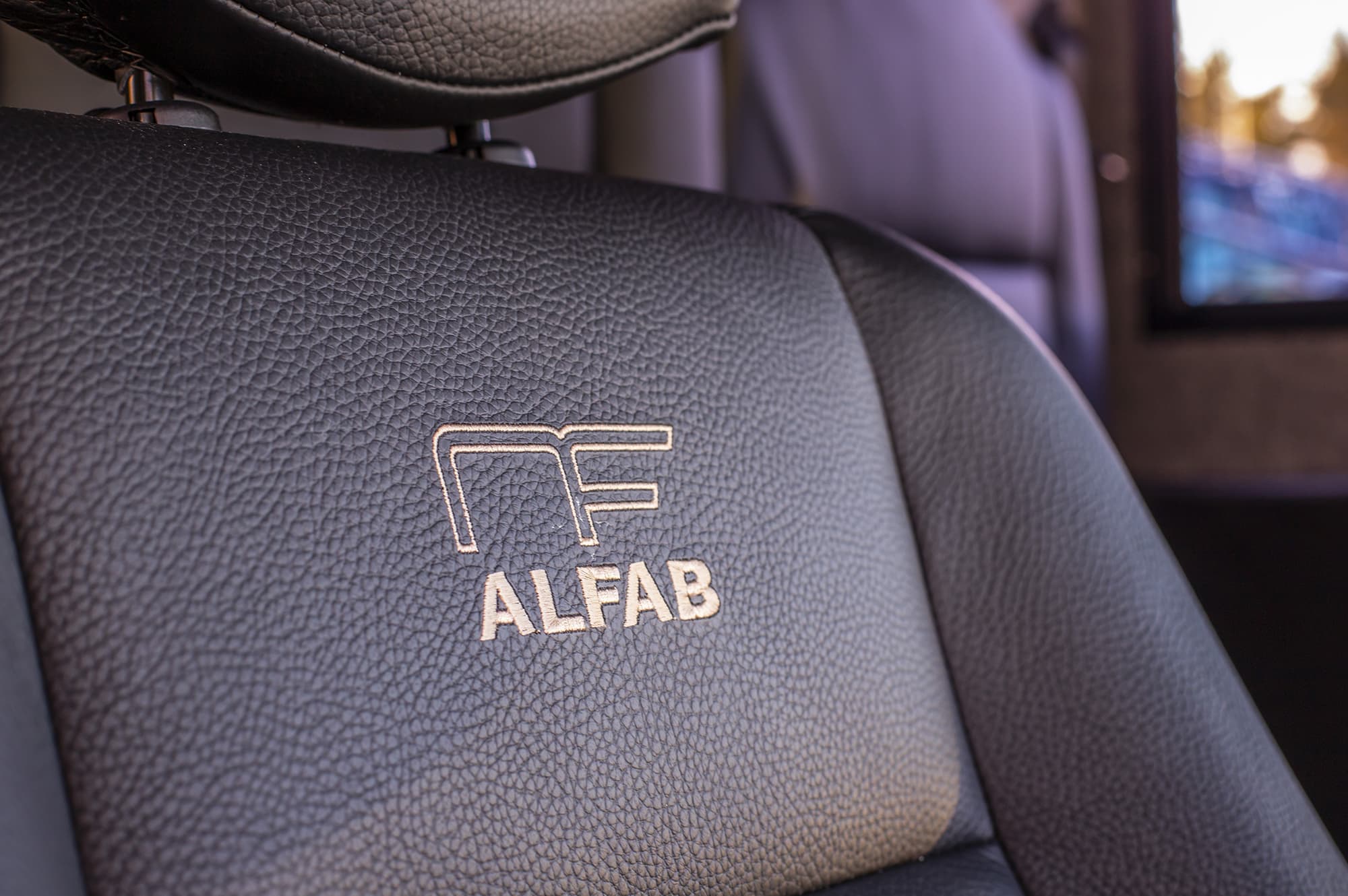 ALFAB Hästlastbilar - ALFAB Standard - Skinnklädsel