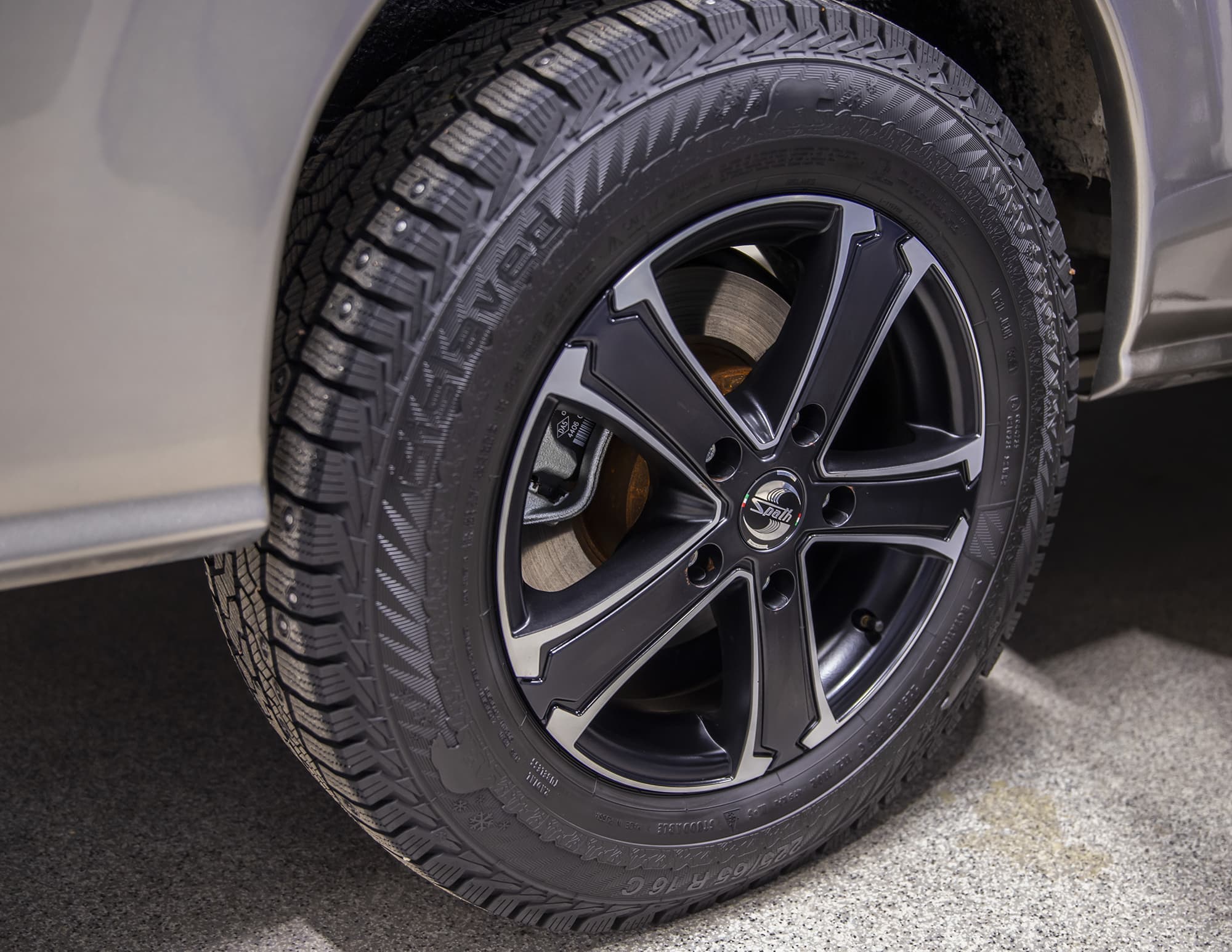 ALFAB Hästlastbilar - ALFAB Standard - Vinterdäck på Aluminiumfälgar