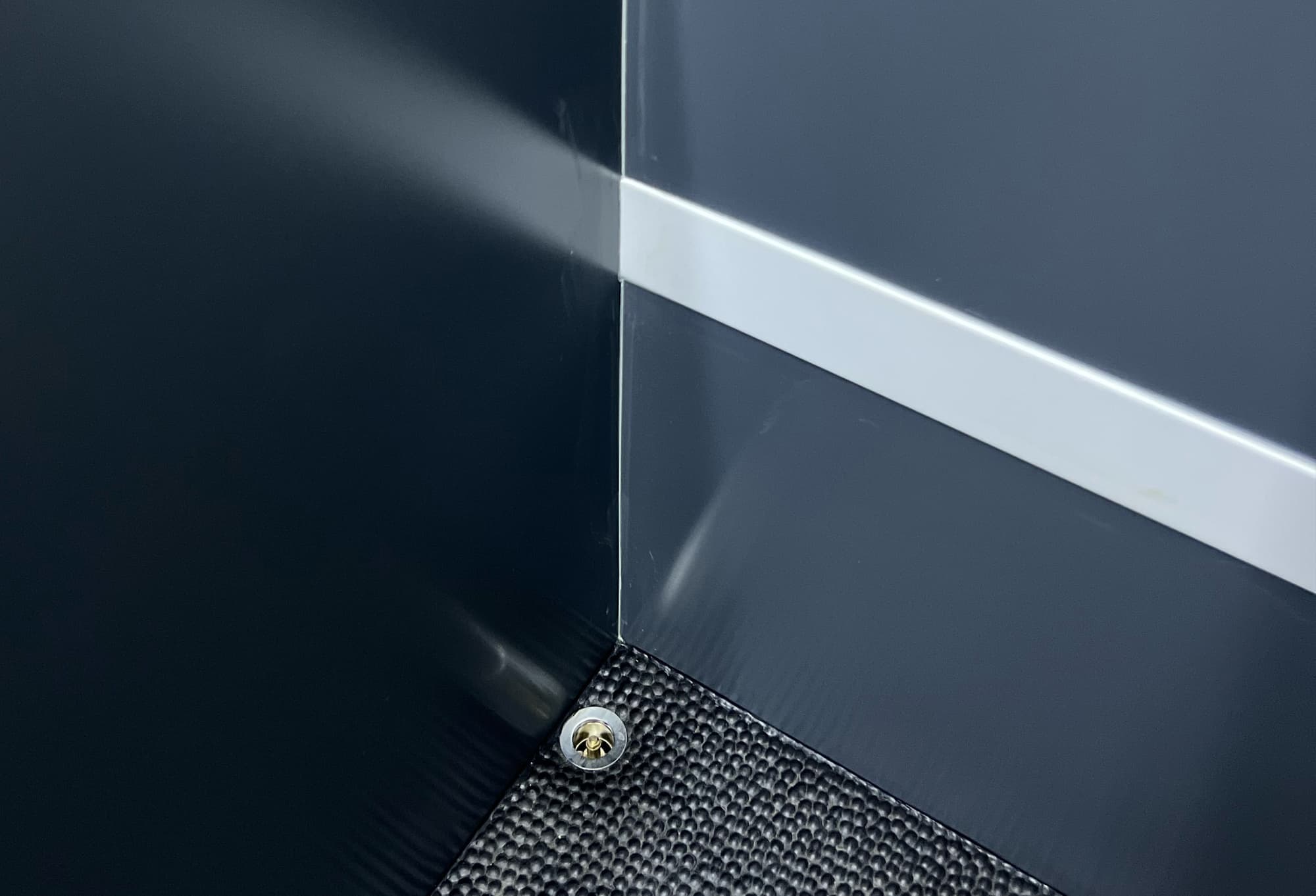 ALFAB Hästlastbilar - ALFAB Standard - Dräneringshål