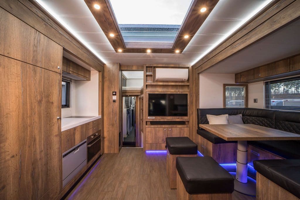 ALFAB Limited Hästlastbil