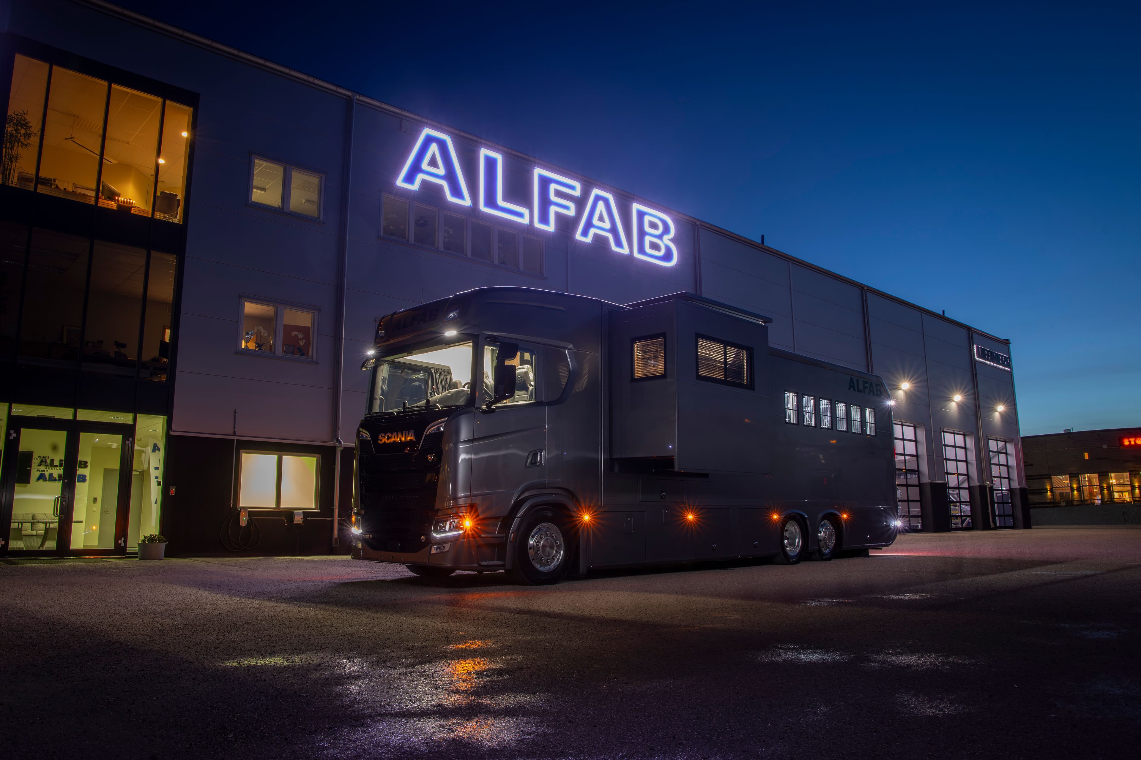 ALFAB Professional hästlastbil