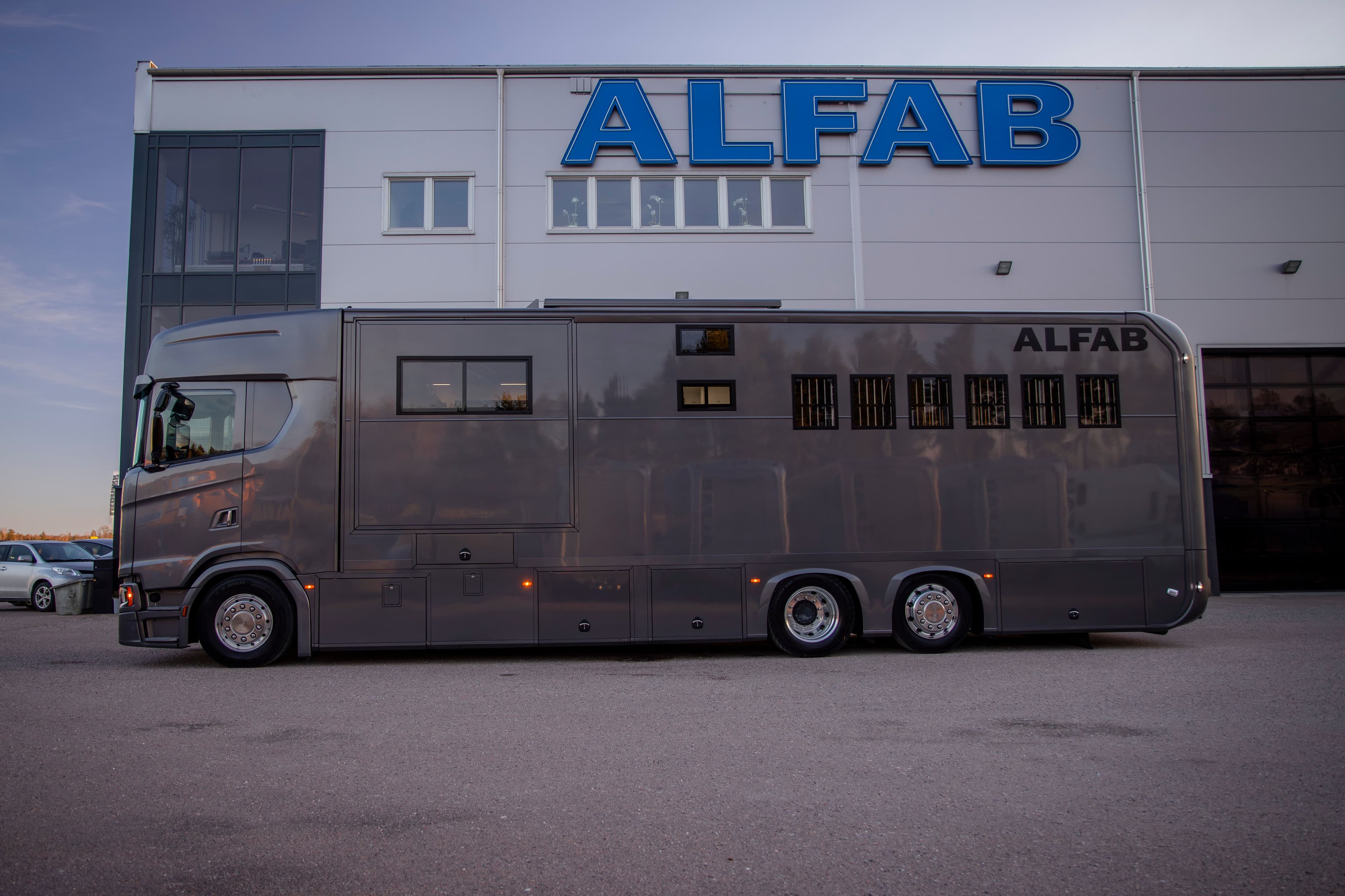 ALFAB Hästlastbil Professional