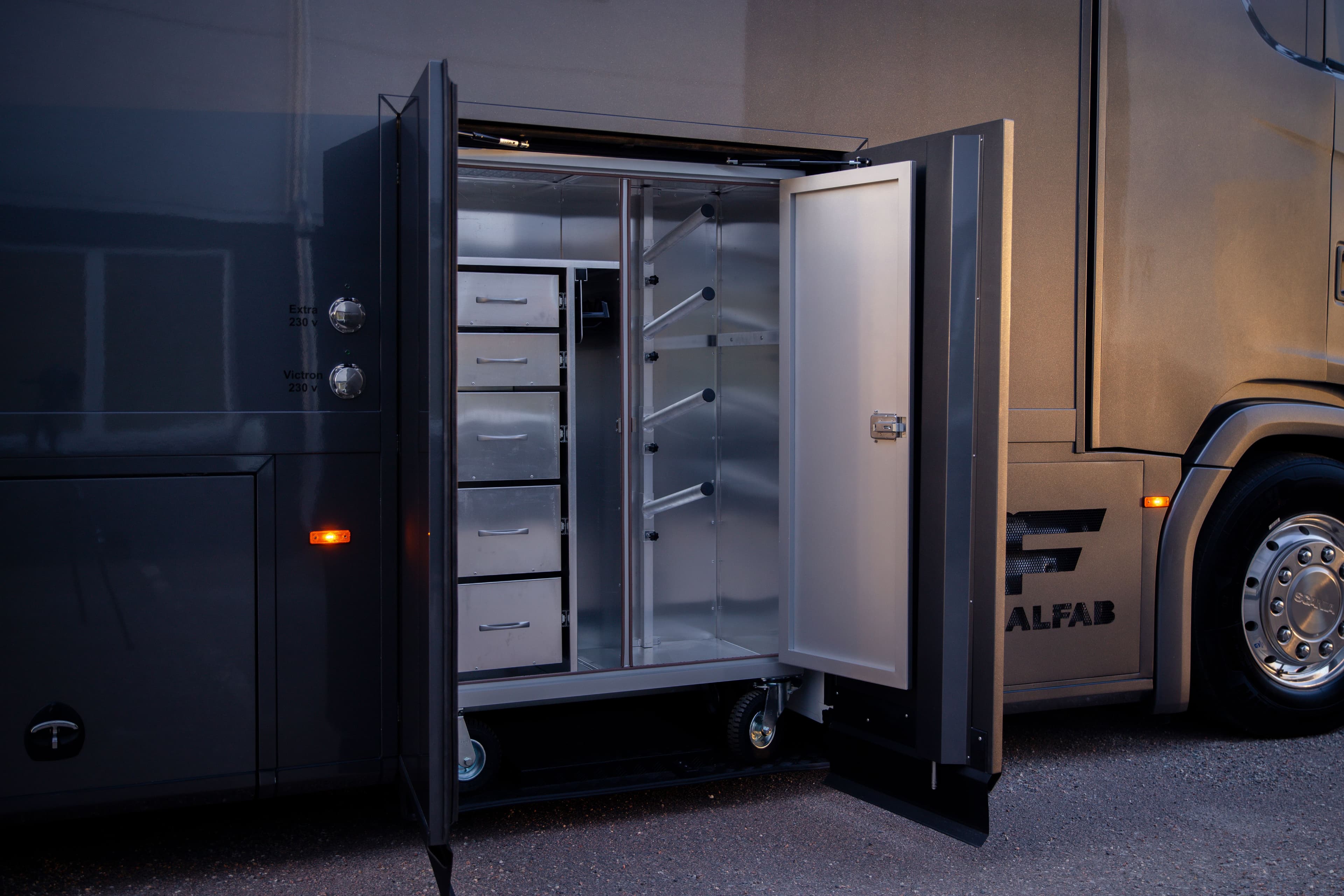 ALFAB Hästlastbil Professional