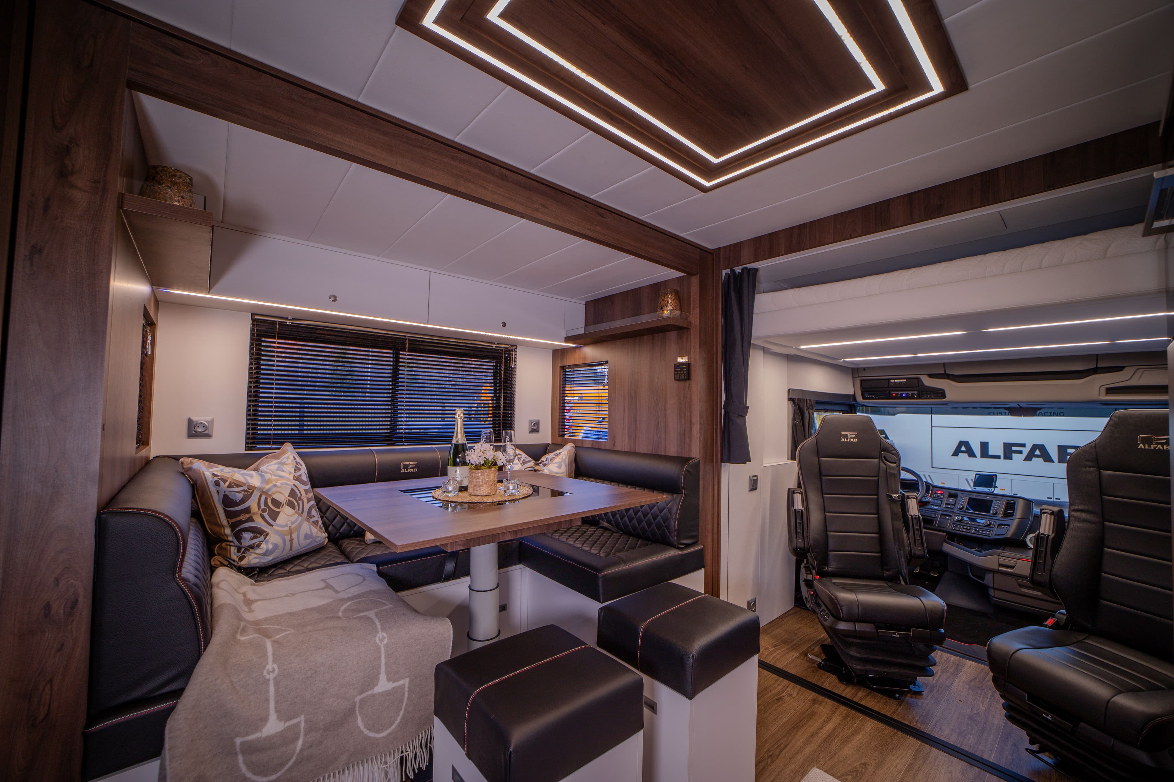 ALFAB Hästlastbil Professional