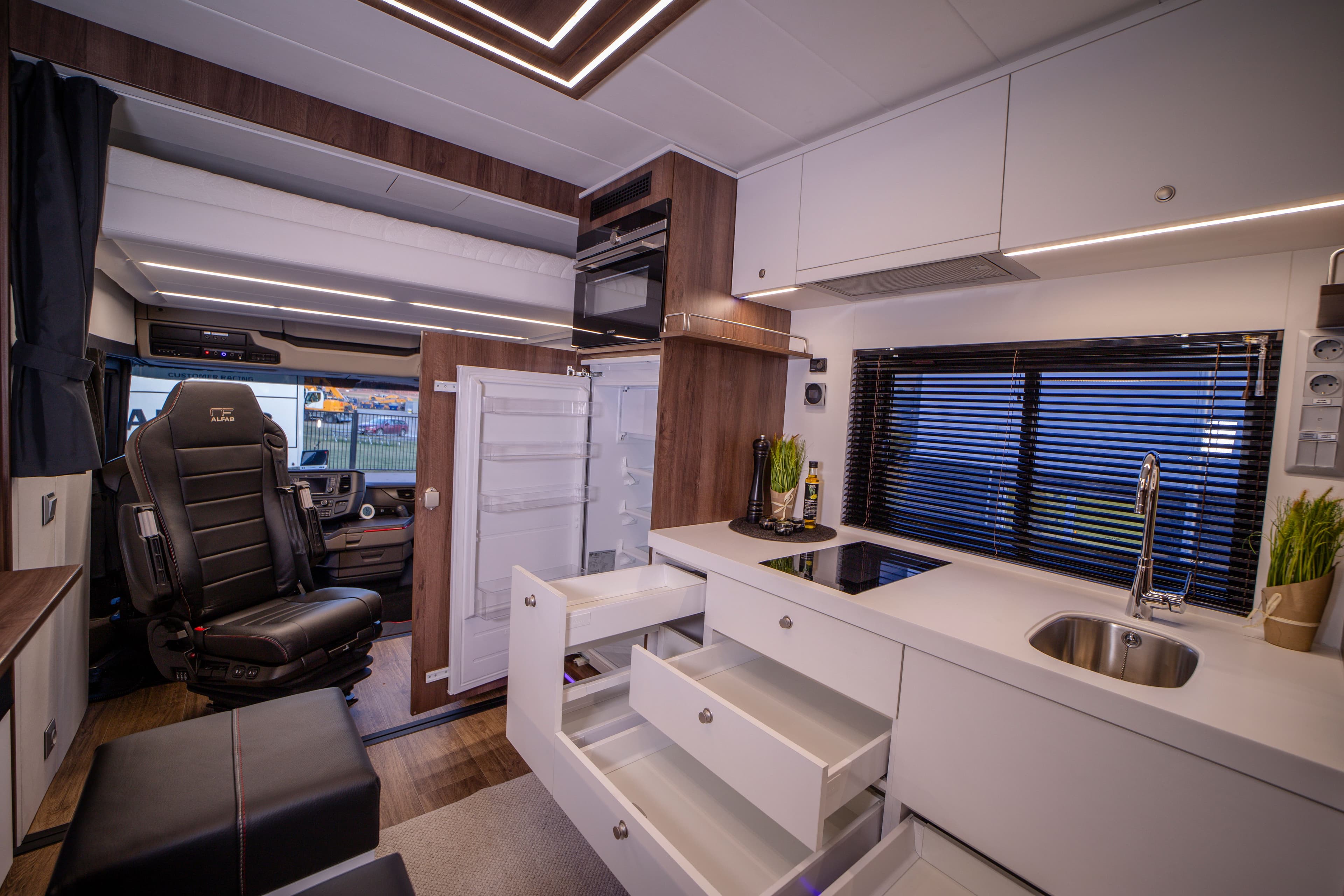 ALFAB Hästlastbil Professional